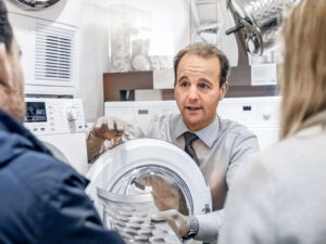 Was den Verkauf Deiner Dienstleistung vom Produktverkauf unterscheidet - Mein Vertriebscoach Birgit Kieslich
